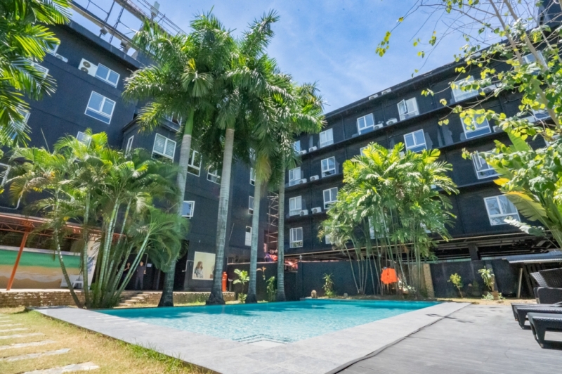 フィリピン留学 Cebu21 - CELLA Premium Campus-Swimming Pool-2